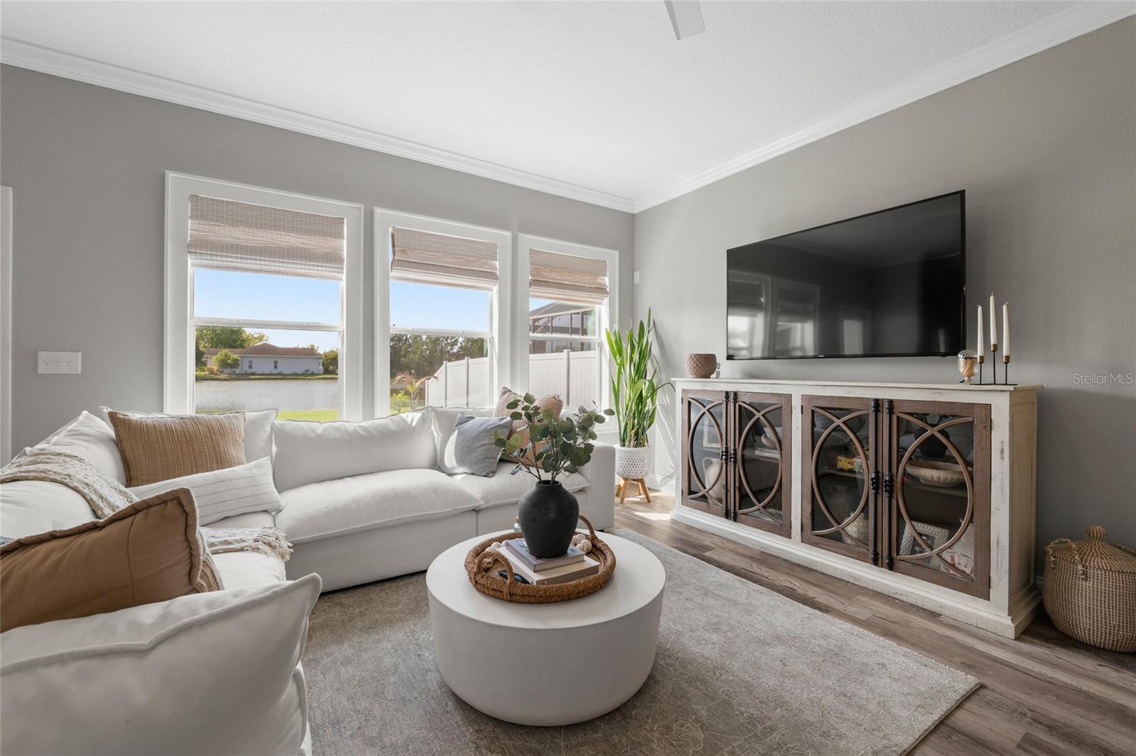 Image 11 of 52 For 11930 Lake Boulevard