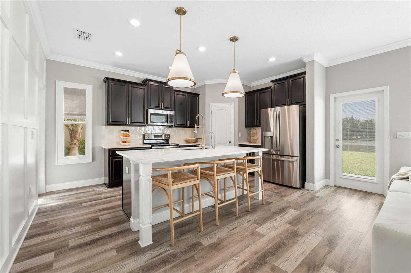 Image 13 of 52 For 11930 Lake Boulevard