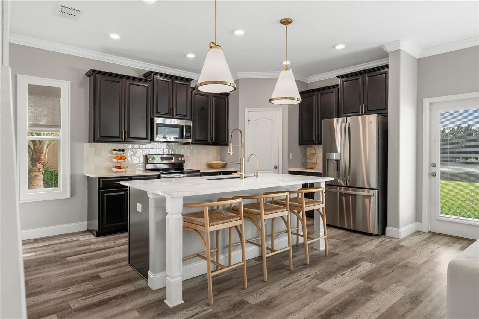 Image 15 of 52 For 11930 Lake Boulevard