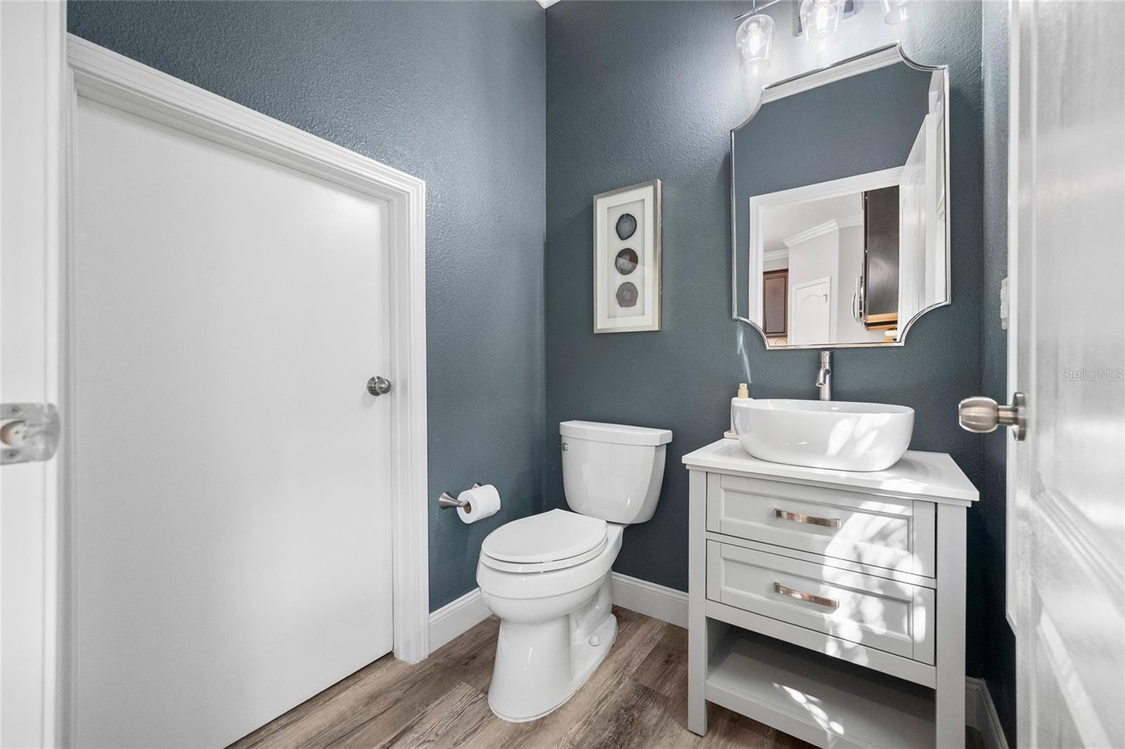 Image 17 of 52 For 11930 Lake Boulevard