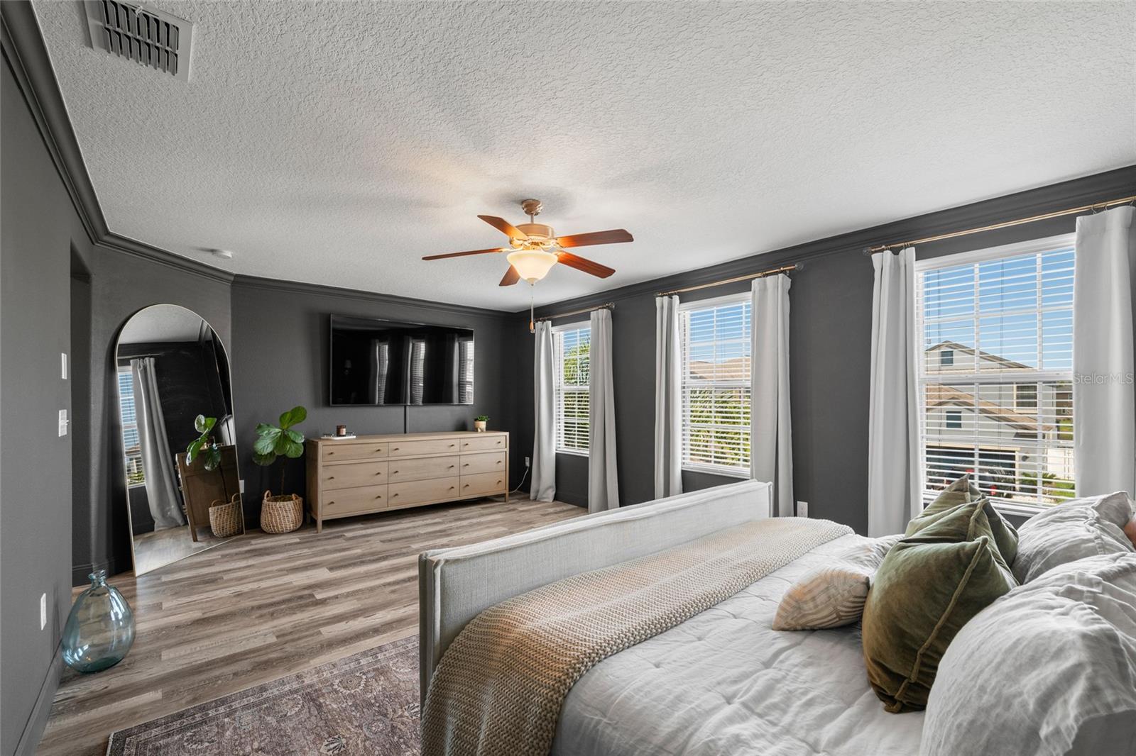 Image 21 of 52 For 11930 Lake Boulevard