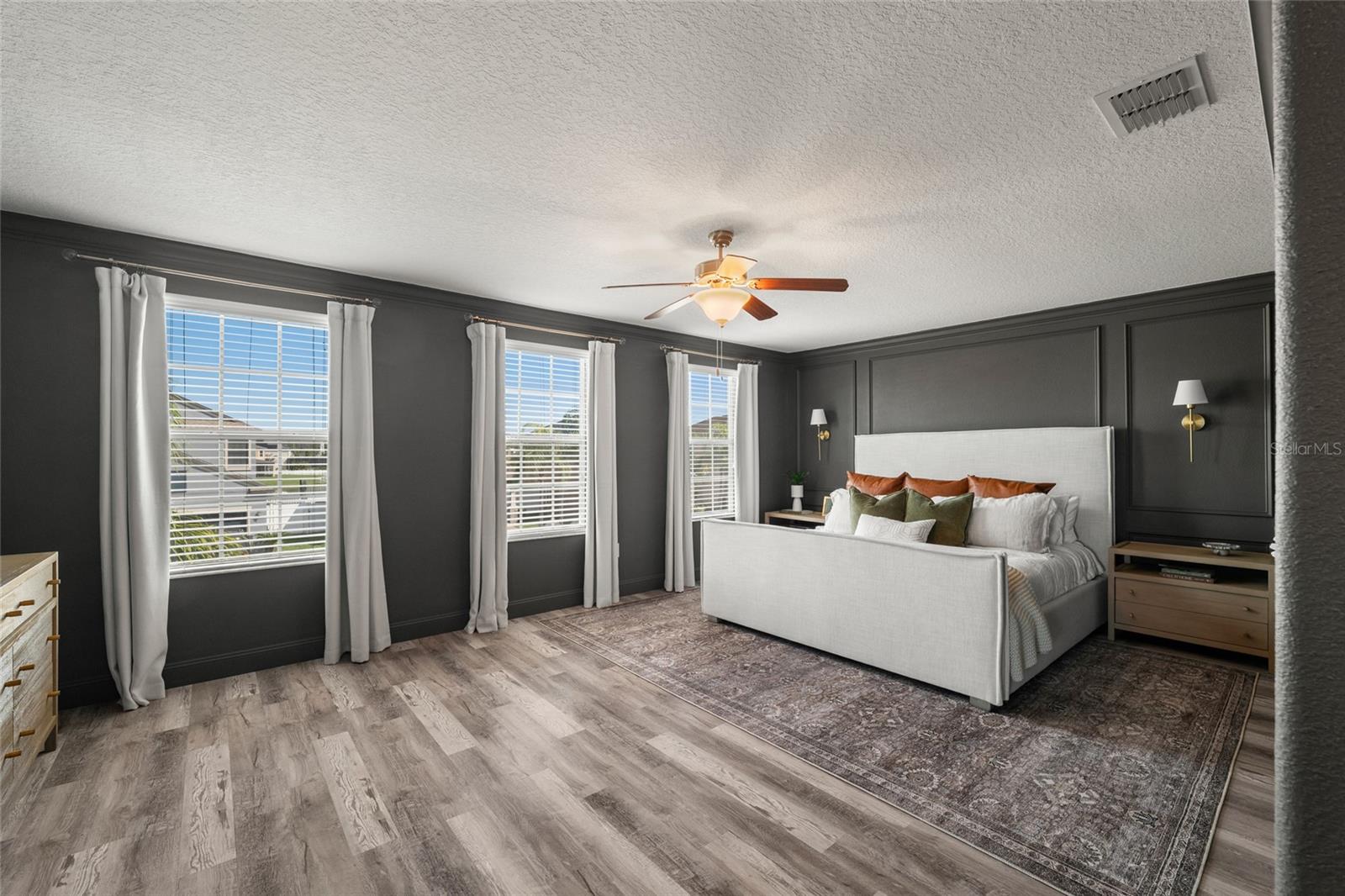 Image 4 of 52 For 11930 Lake Boulevard