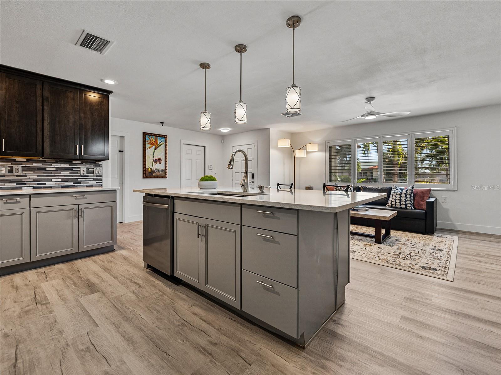 Image 20 of 62 For 7125 Shore Drive S