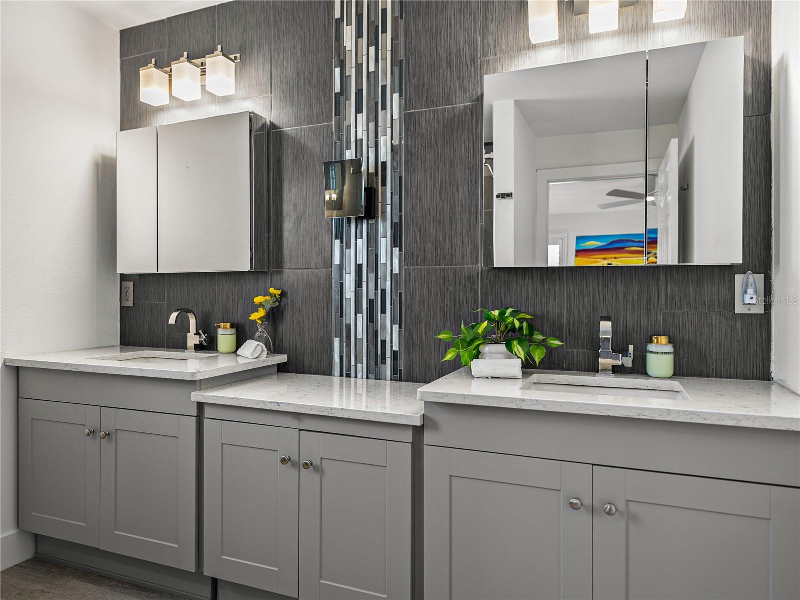 Image 31 of 62 For 7125 Shore Drive S