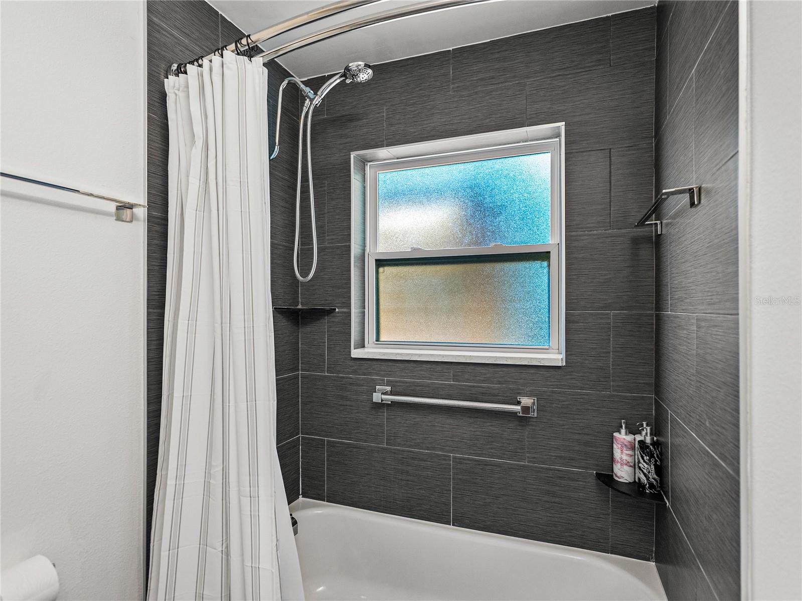 Image 40 of 62 For 7125 Shore Drive S