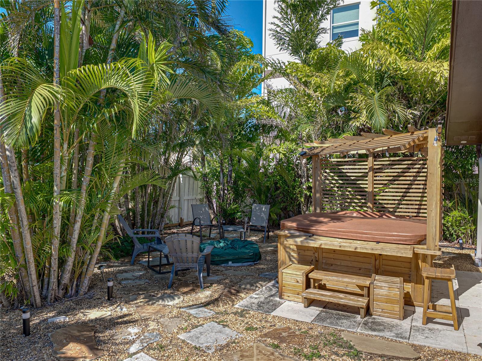 Image 48 of 62 For 7125 Shore Drive S