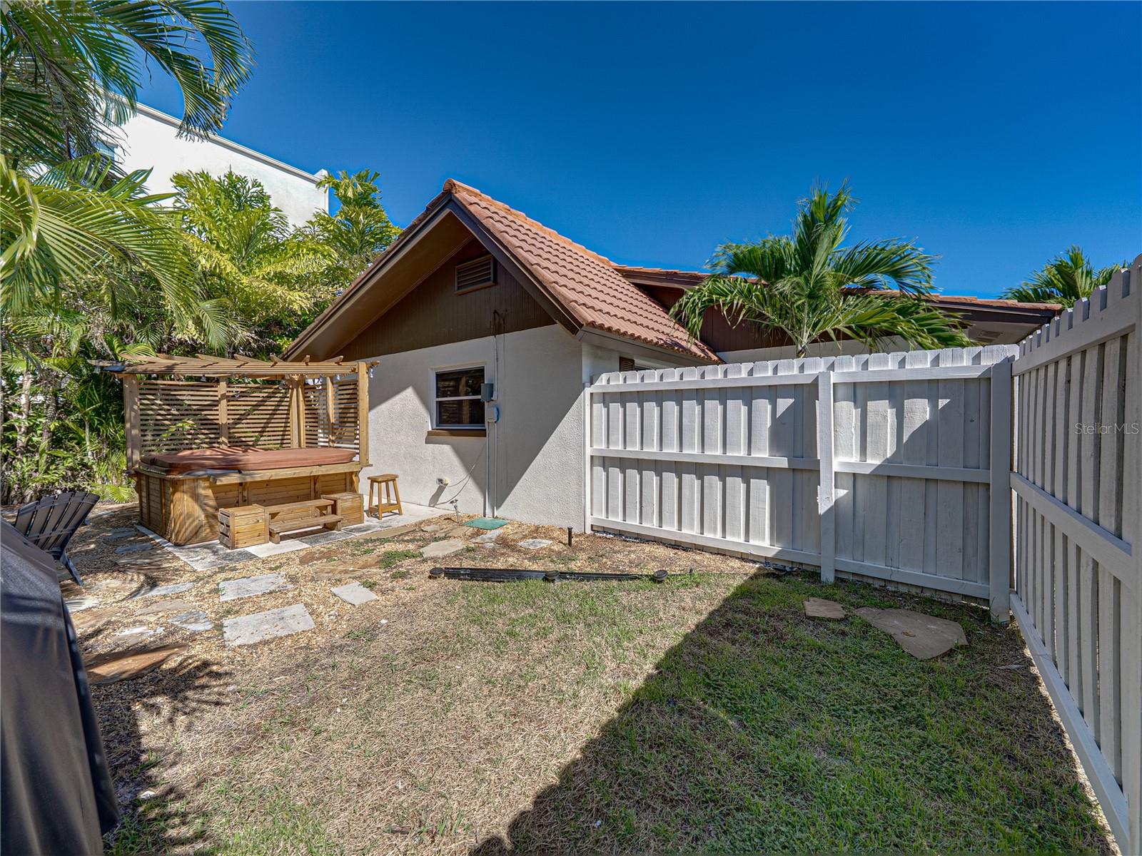 Image 49 of 62 For 7125 Shore Drive S