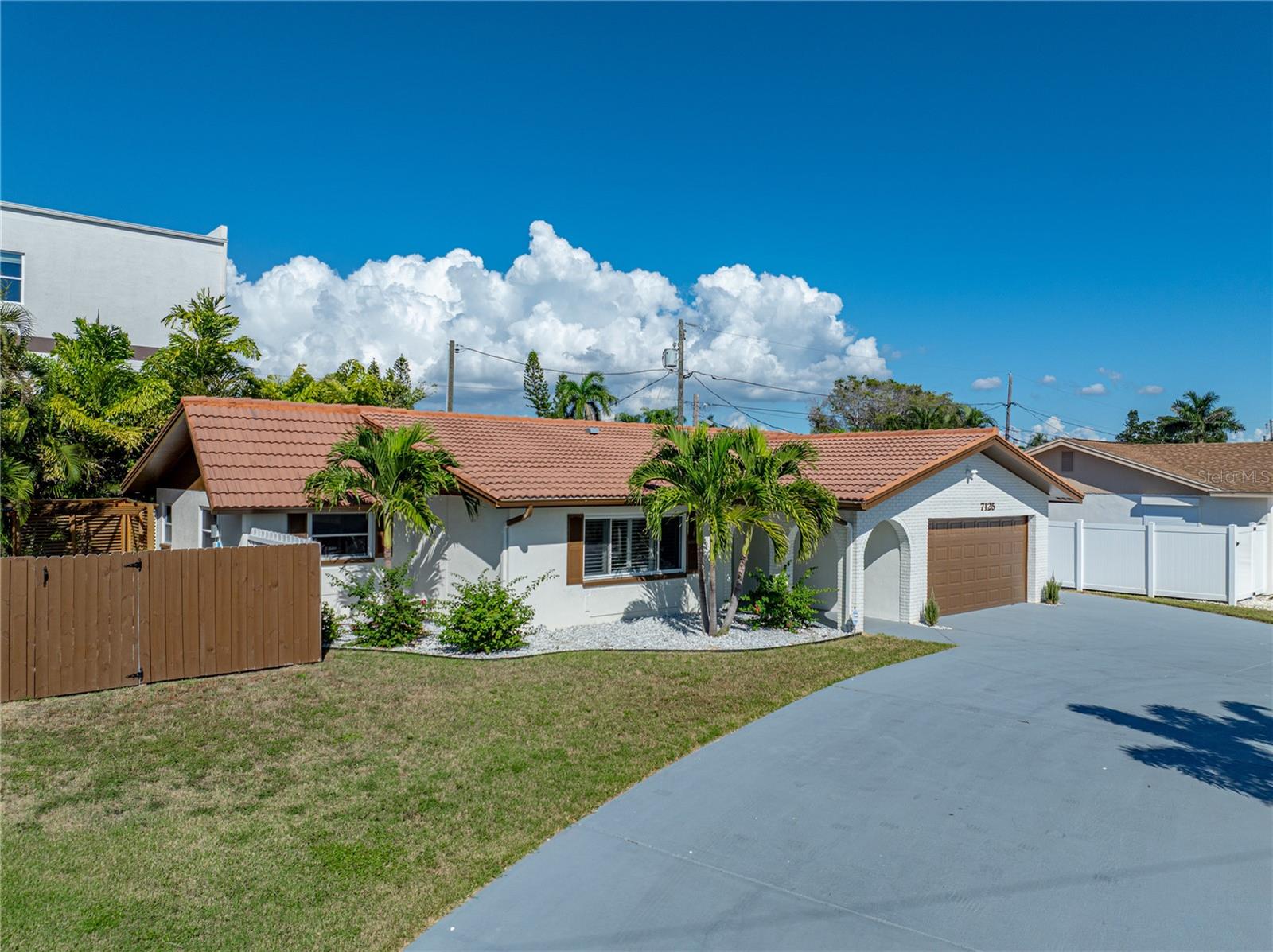 Image 55 of 62 For 7125 Shore Drive S