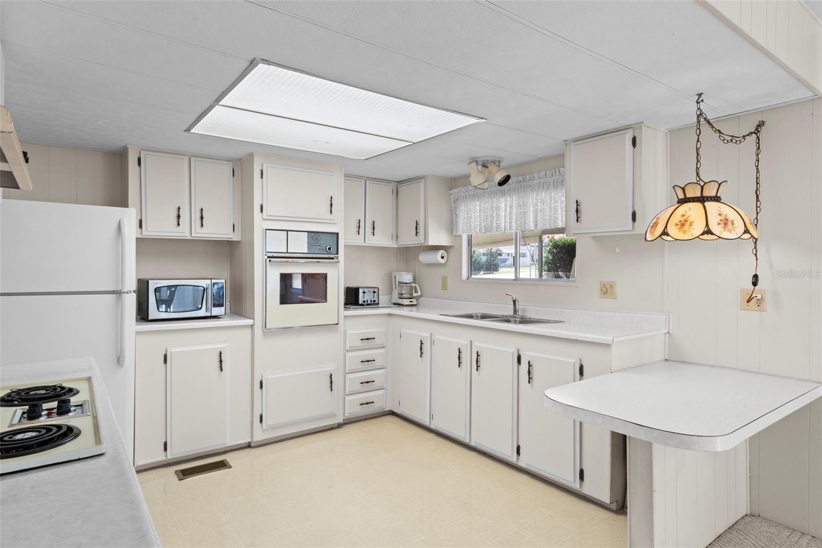 Listing photo id 16 for 7156 Fairlane Avenue