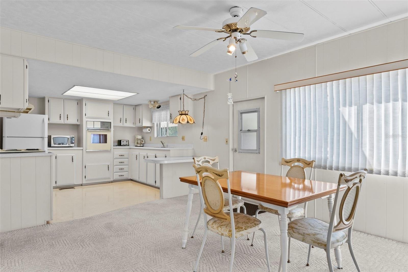 Listing photo id 20 for 7156 Fairlane Avenue