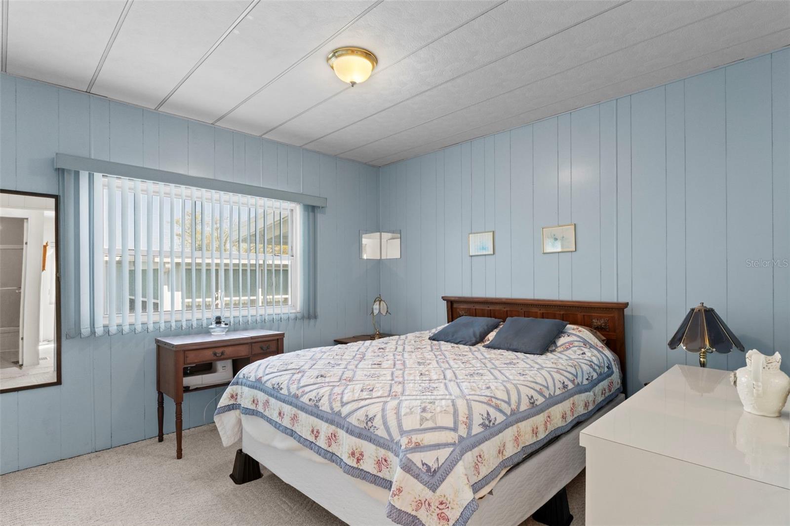 Listing photo id 21 for 7156 Fairlane Avenue