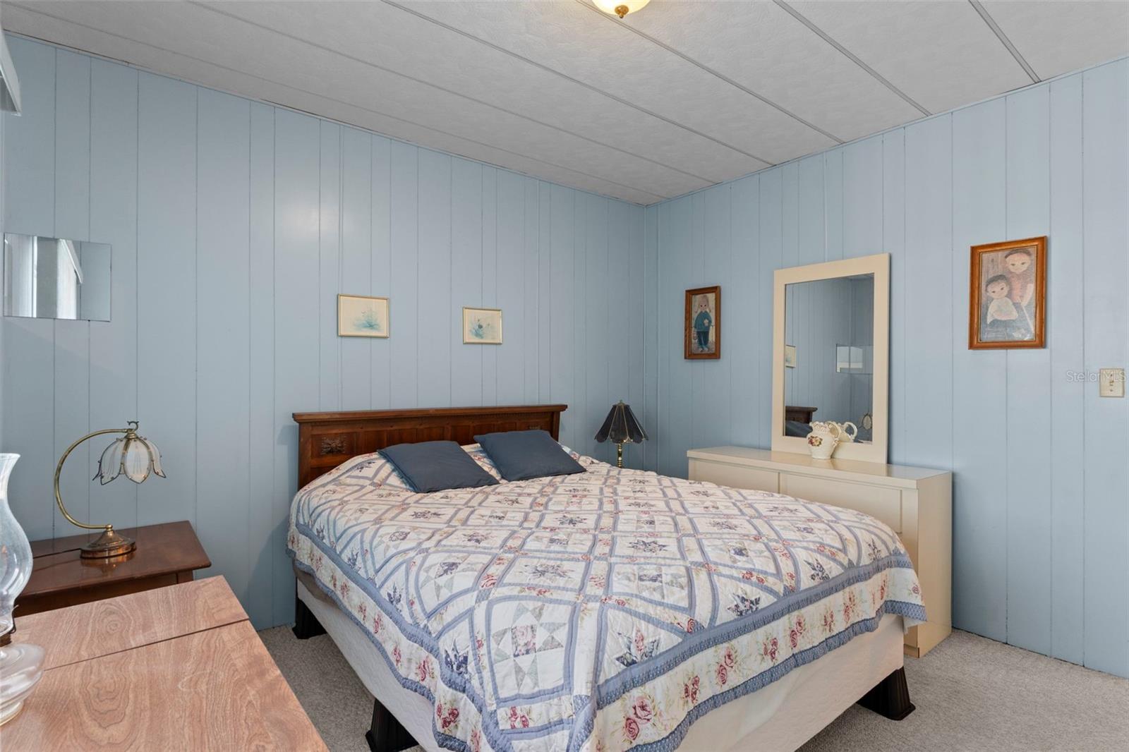 Listing photo id 22 for 7156 Fairlane Avenue