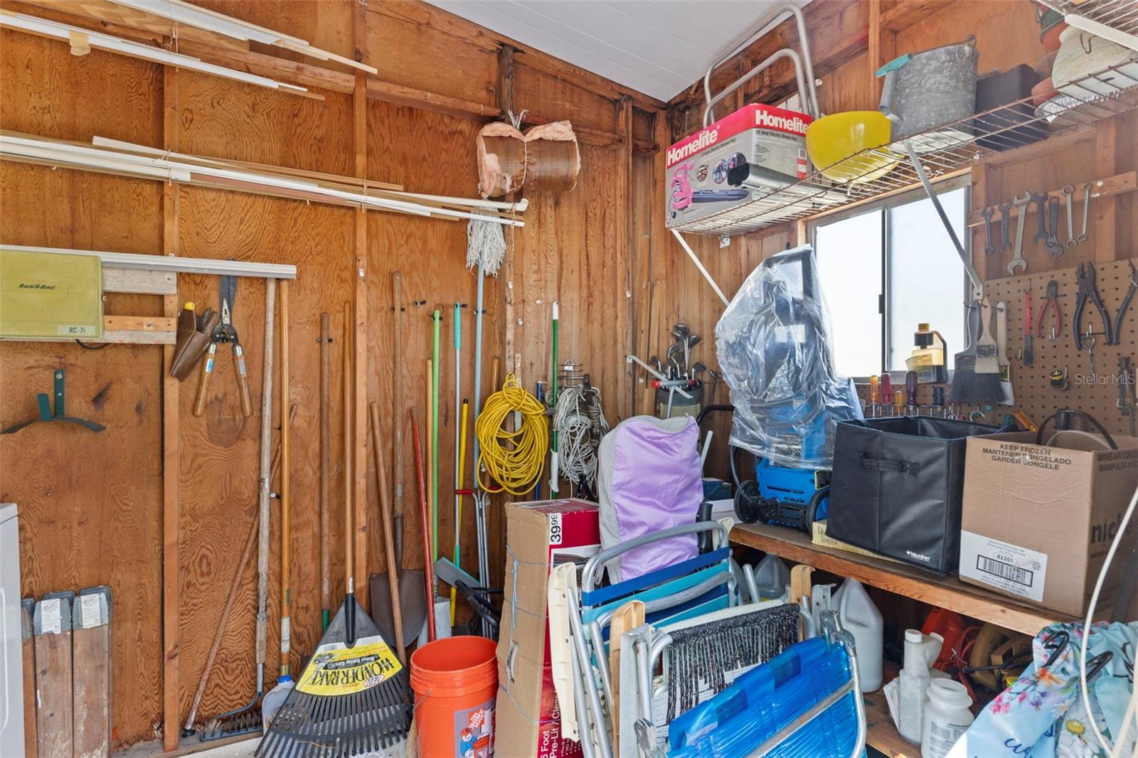 Listing photo id 30 for 7156 Fairlane Avenue