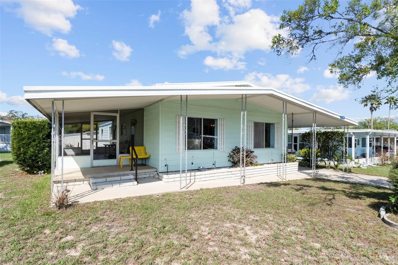 Listing photo id 4 for 7156 Fairlane Avenue