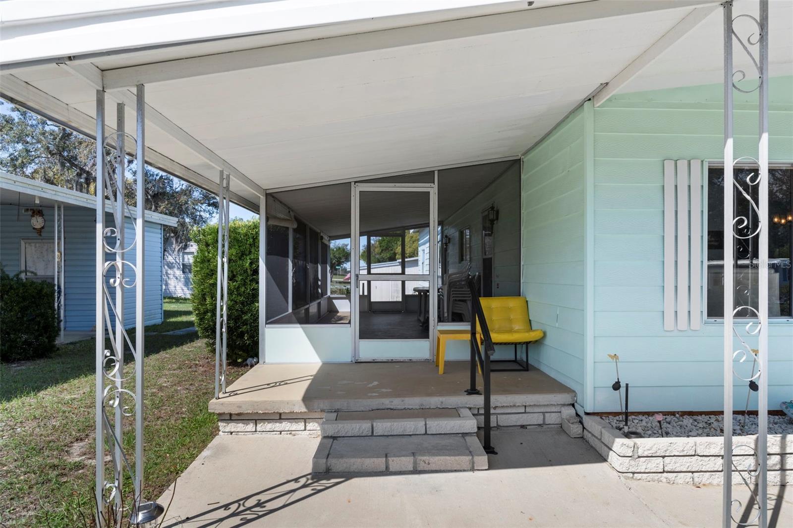 Listing photo id 6 for 7156 Fairlane Avenue