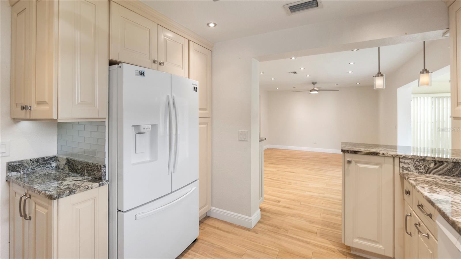 Image 21 of 45 For 903 Cara Drive 903