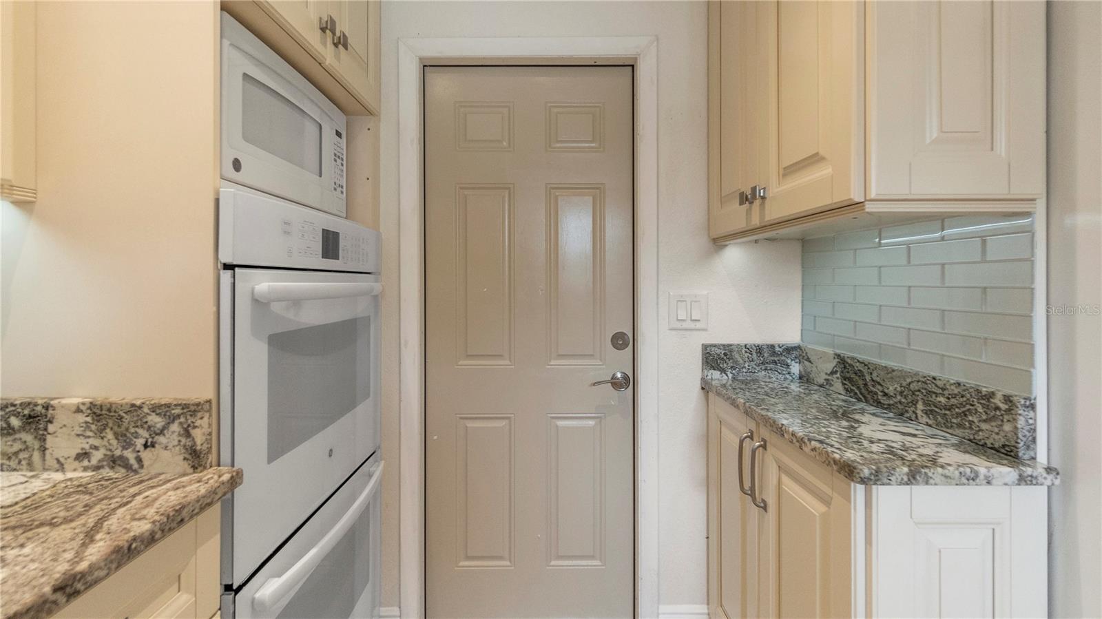 Image 22 of 45 For 903 Cara Drive 903