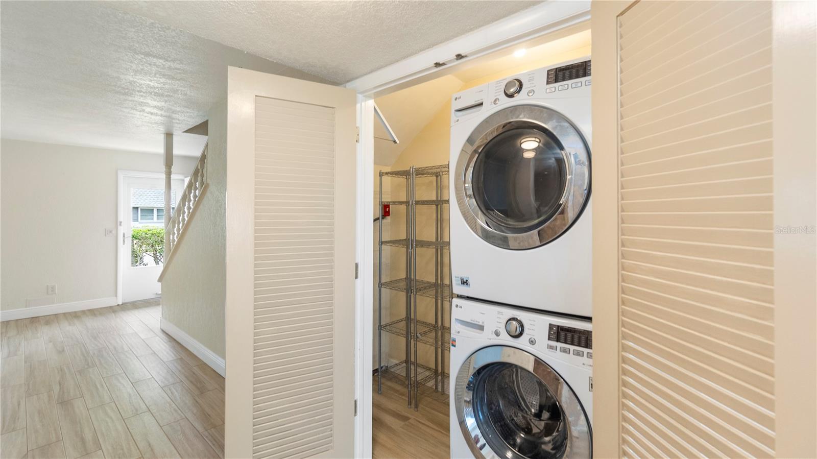 Image 29 of 45 For 903 Cara Drive 903