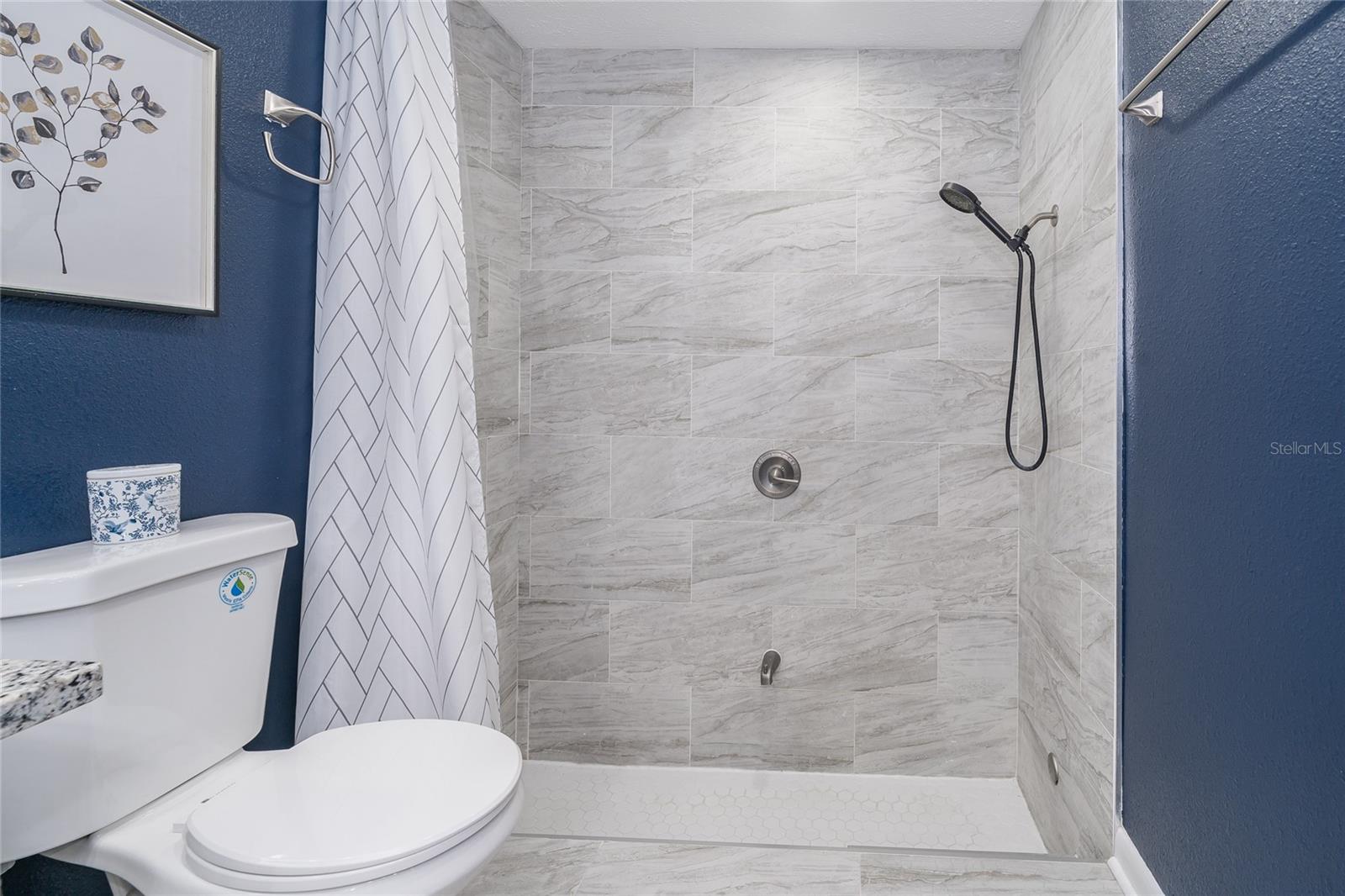 Image 23 of 45 For 7608 Laurel Oak Court