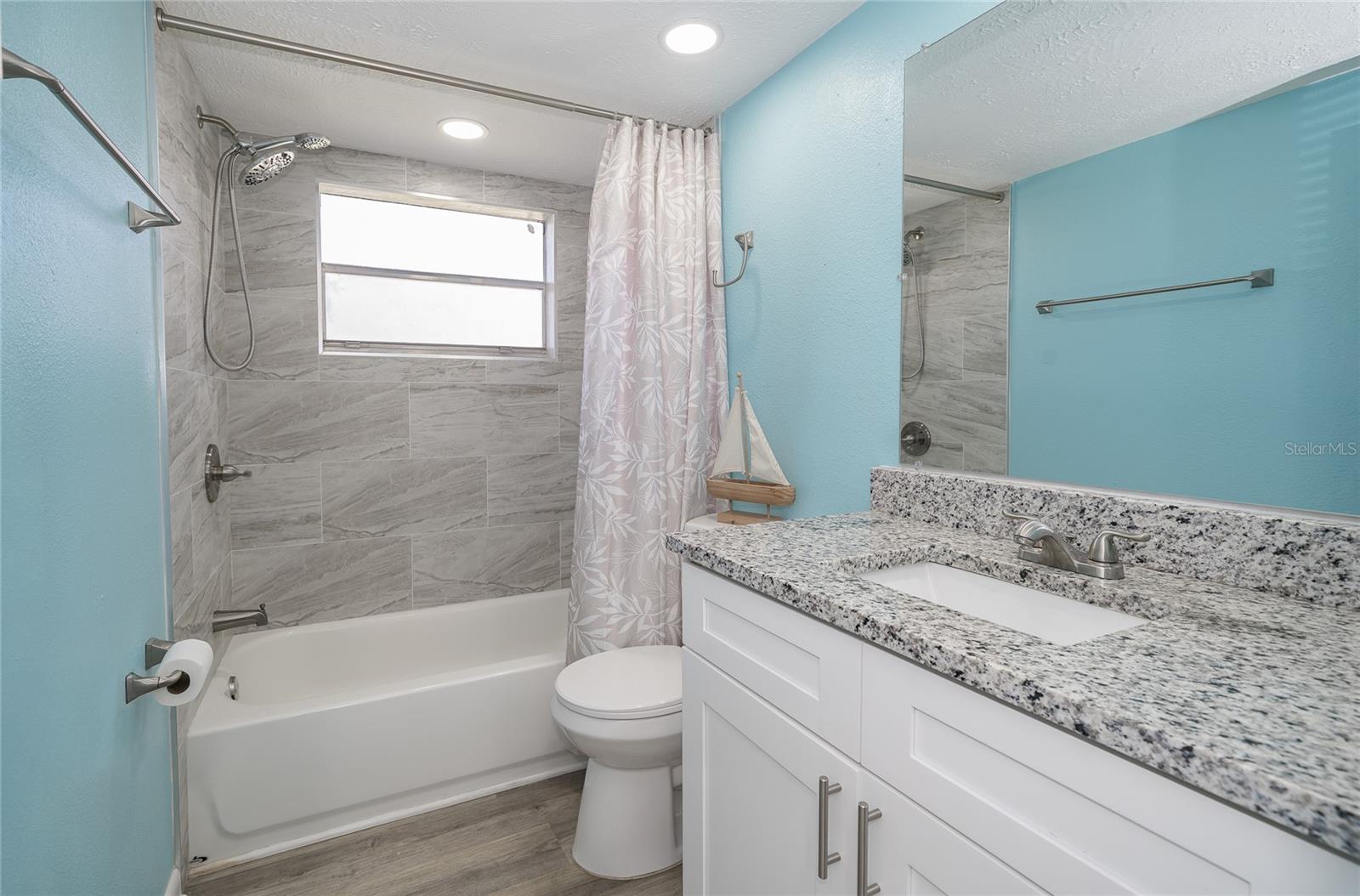 Image 27 of 45 For 7608 Laurel Oak Court