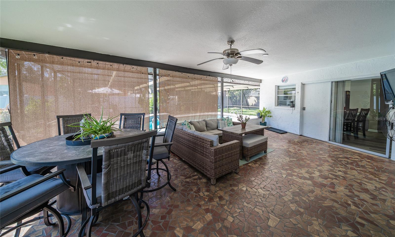 Image 29 of 45 For 7608 Laurel Oak Court