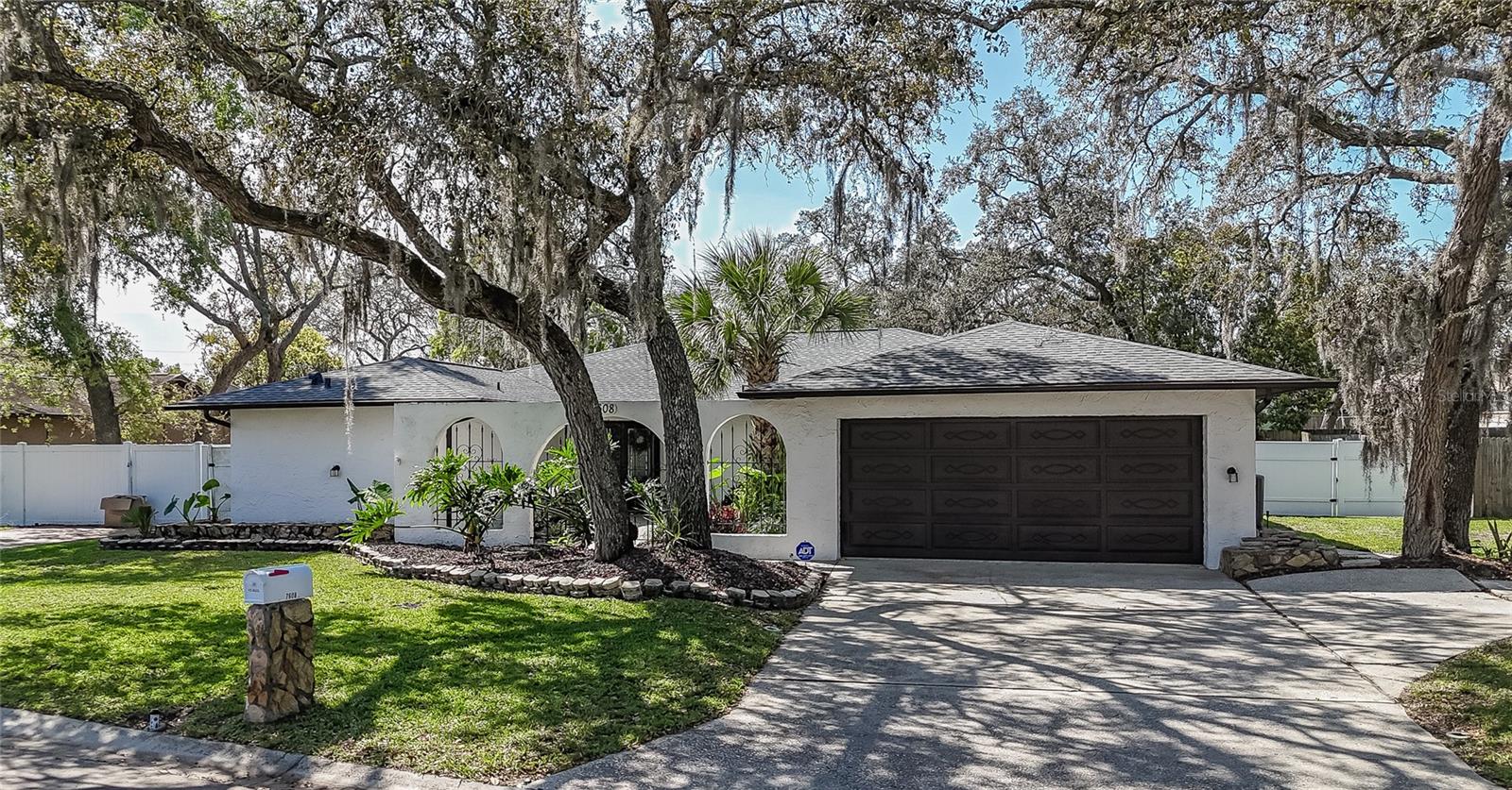 Image 44 of 45 For 7608 Laurel Oak Court