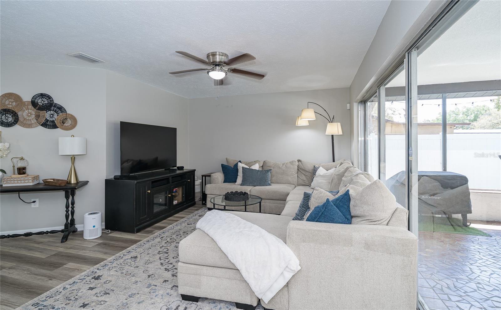 Image 7 of 45 For 7608 Laurel Oak Court