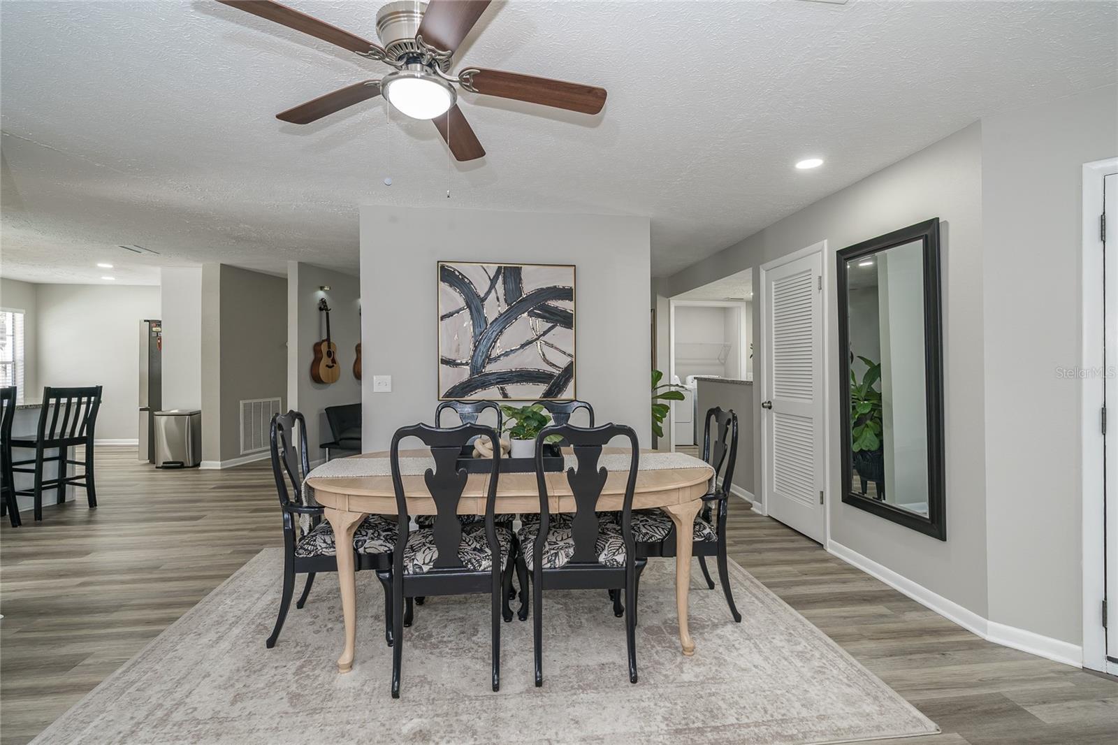 Image 8 of 45 For 7608 Laurel Oak Court