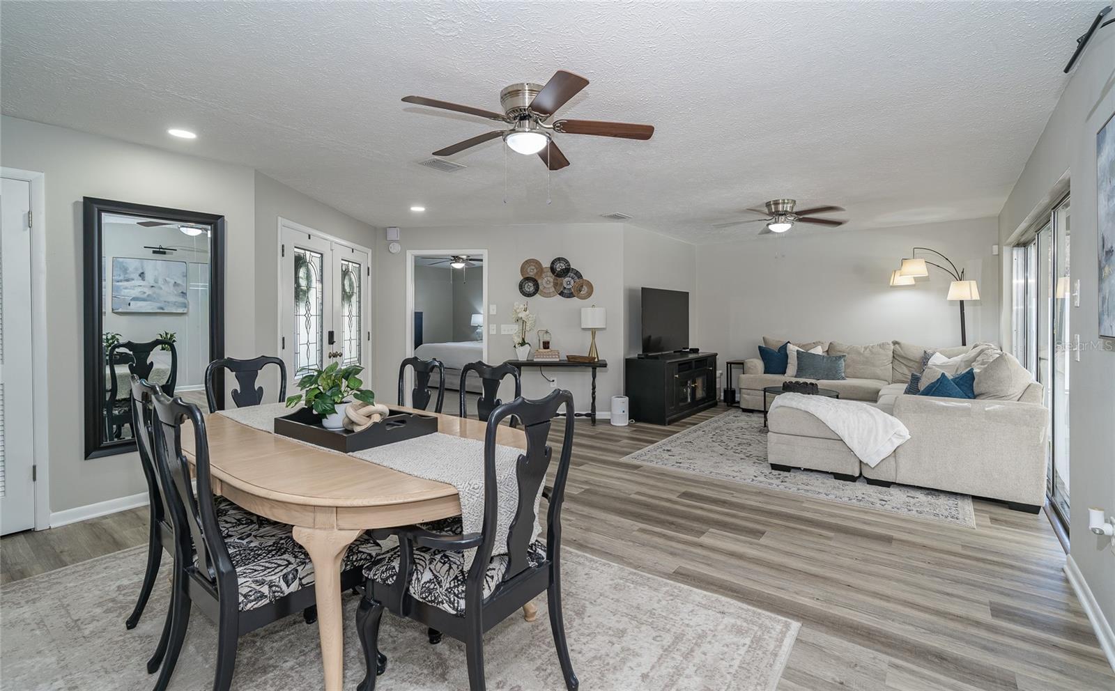 Image 9 of 45 For 7608 Laurel Oak Court