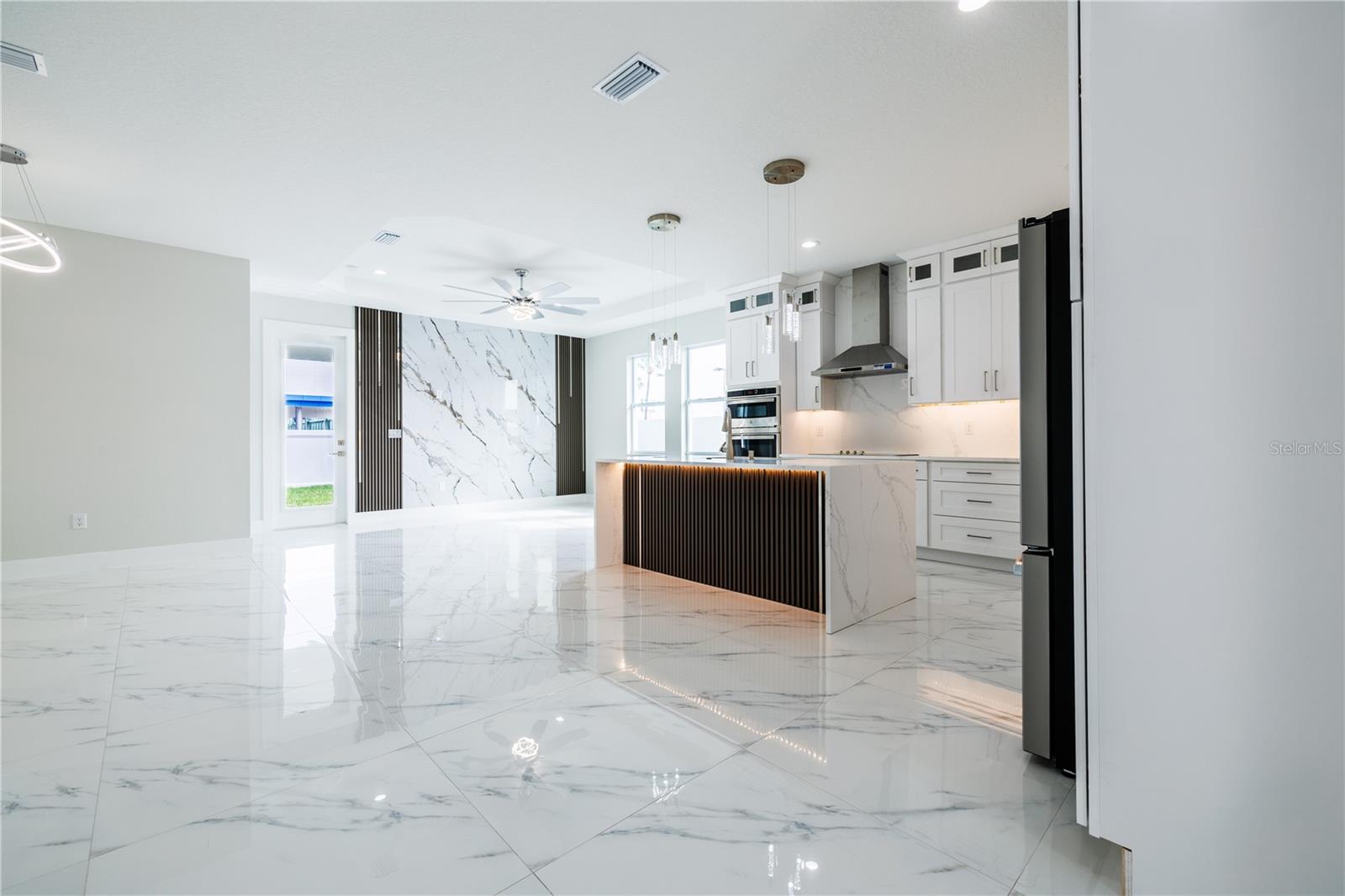 Image 3 of 41 For 3803 Palmetto Street