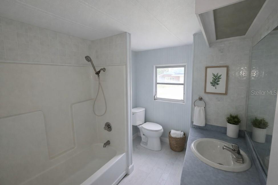 Image 15 of 36 For 37414 Northside Drive