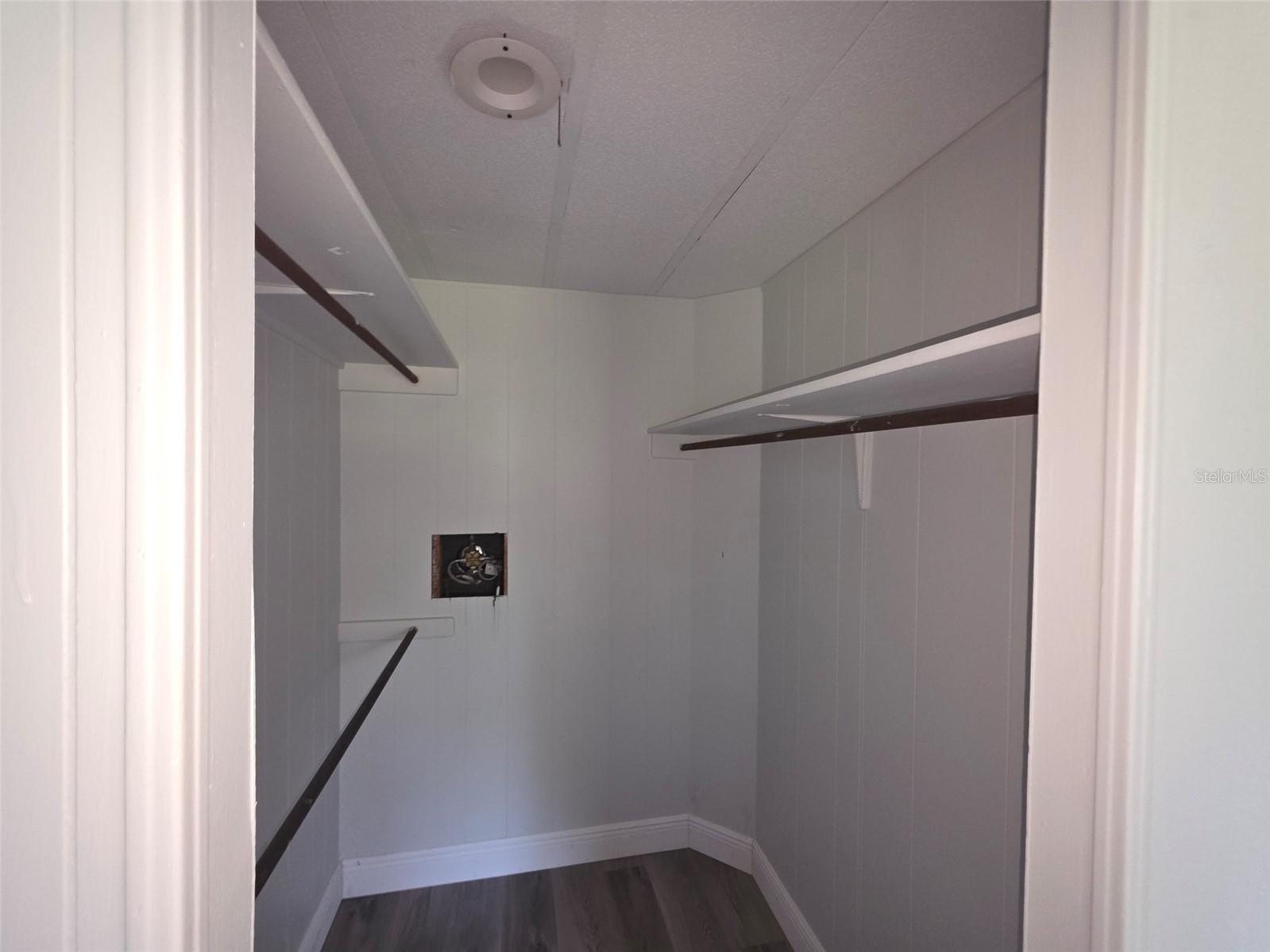 Image 19 of 36 For 37414 Northside Drive