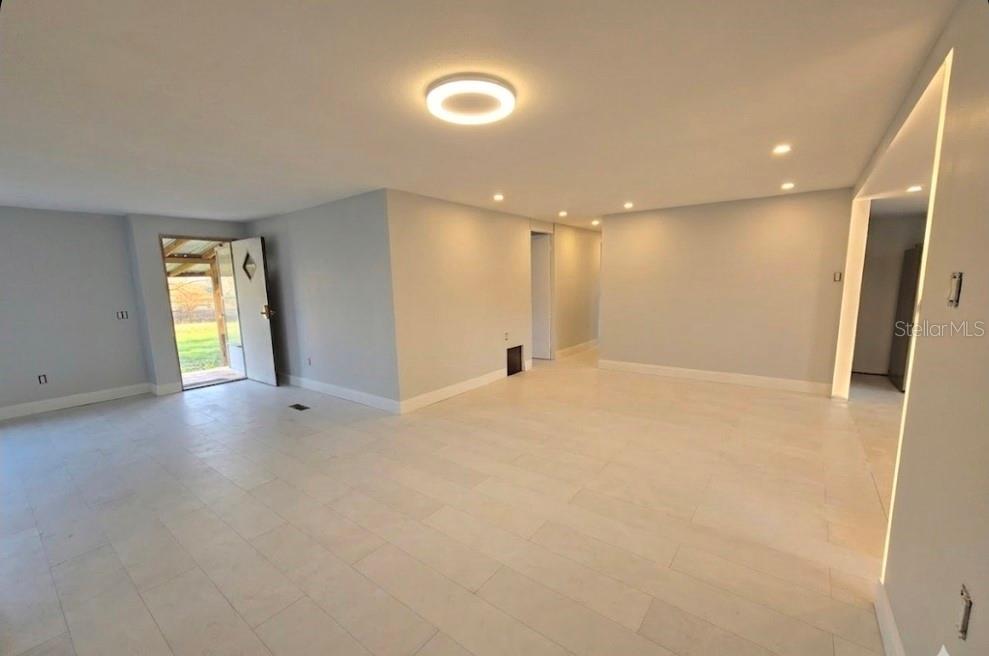 Image 7 of 36 For 37414 Northside Drive