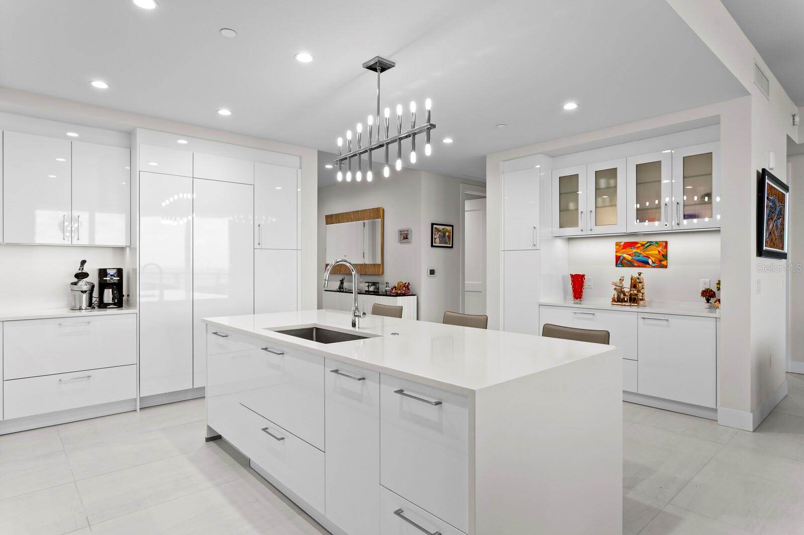 Listing photo id 9 for 2103 Bayshore Boulevard 605