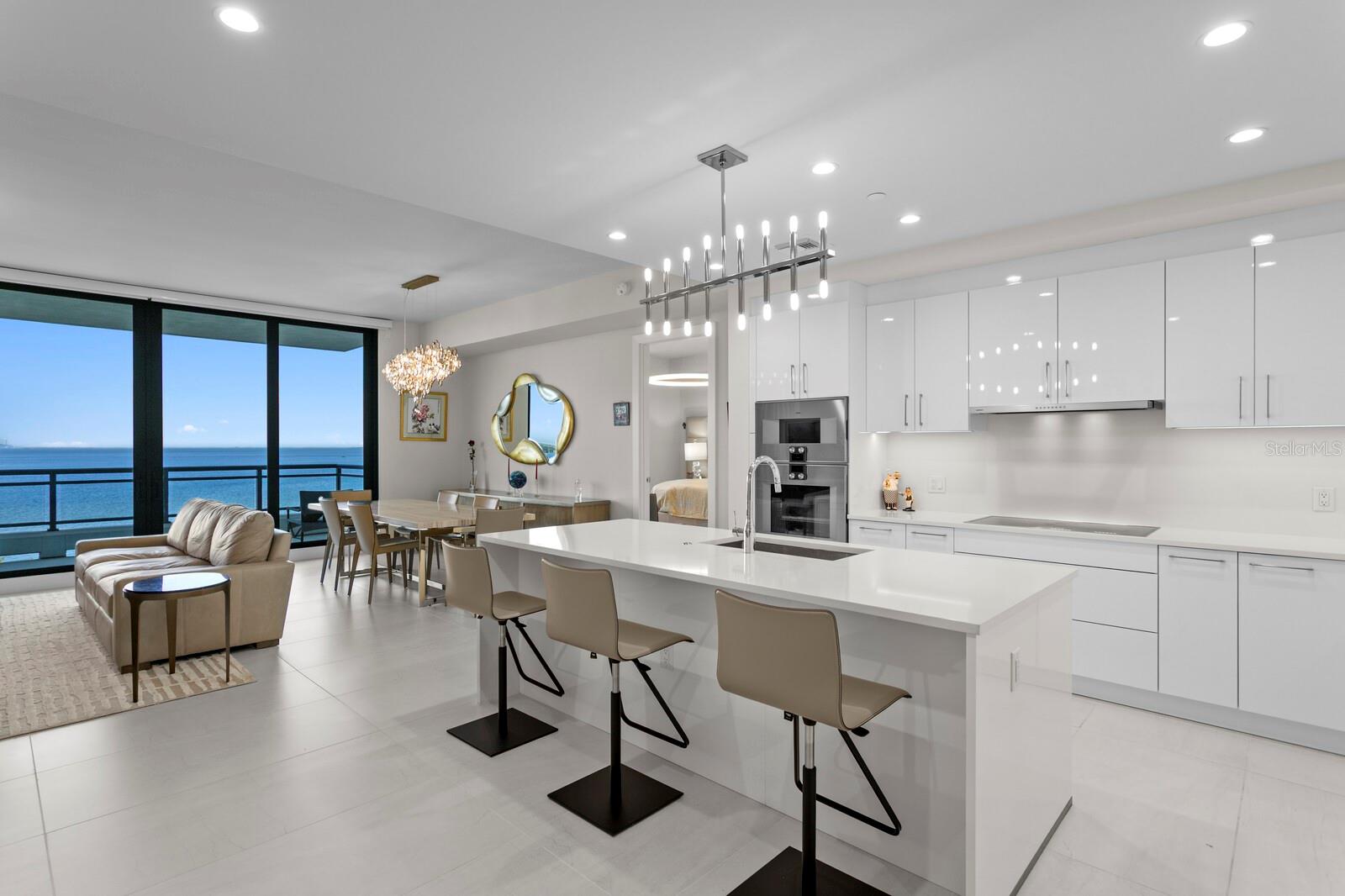 Listing photo id 10 for 2103 Bayshore Boulevard 605