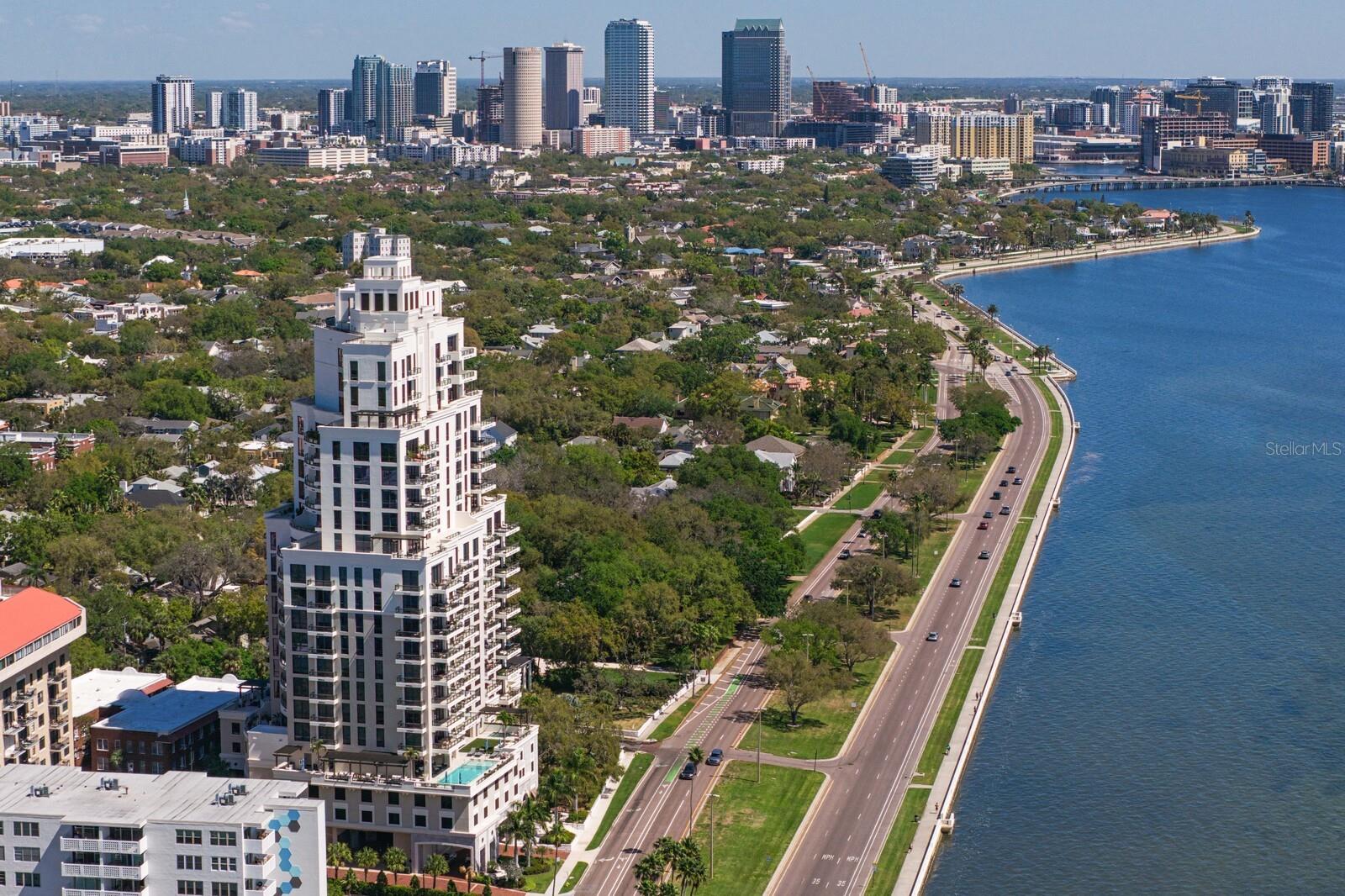 Listing photo id 0 for 2103 Bayshore Boulevard 605