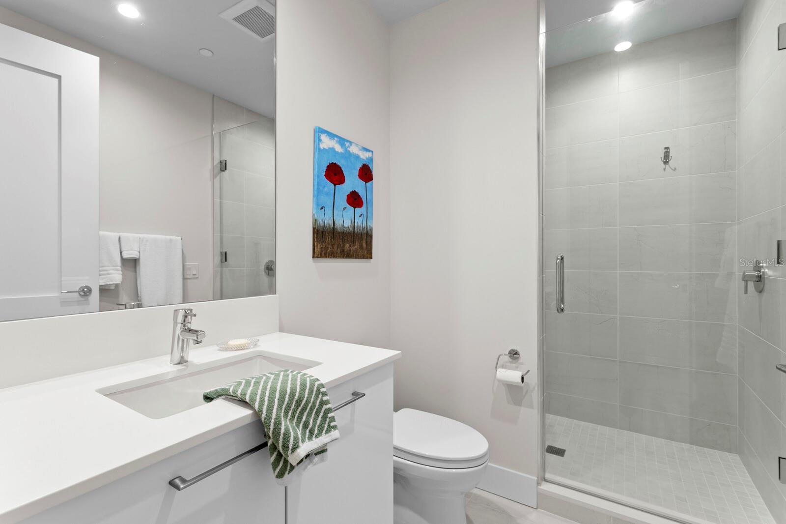 Listing photo id 33 for 2103 Bayshore Boulevard 605