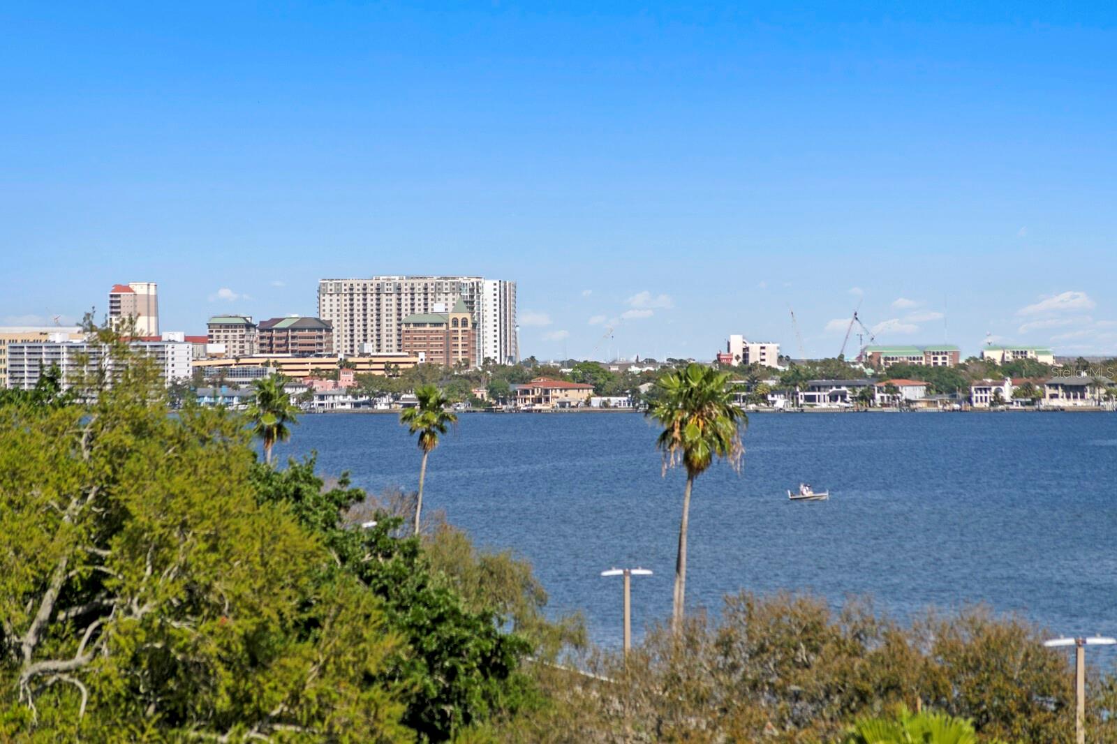 Listing photo id 43 for 2103 Bayshore Boulevard 605