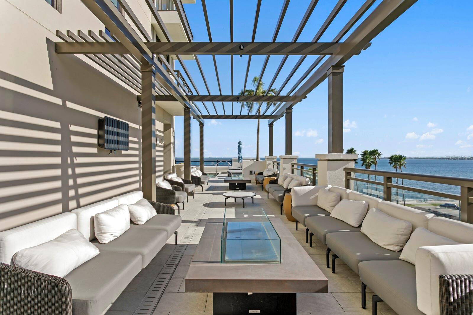 Listing photo id 60 for 2103 Bayshore Boulevard 605