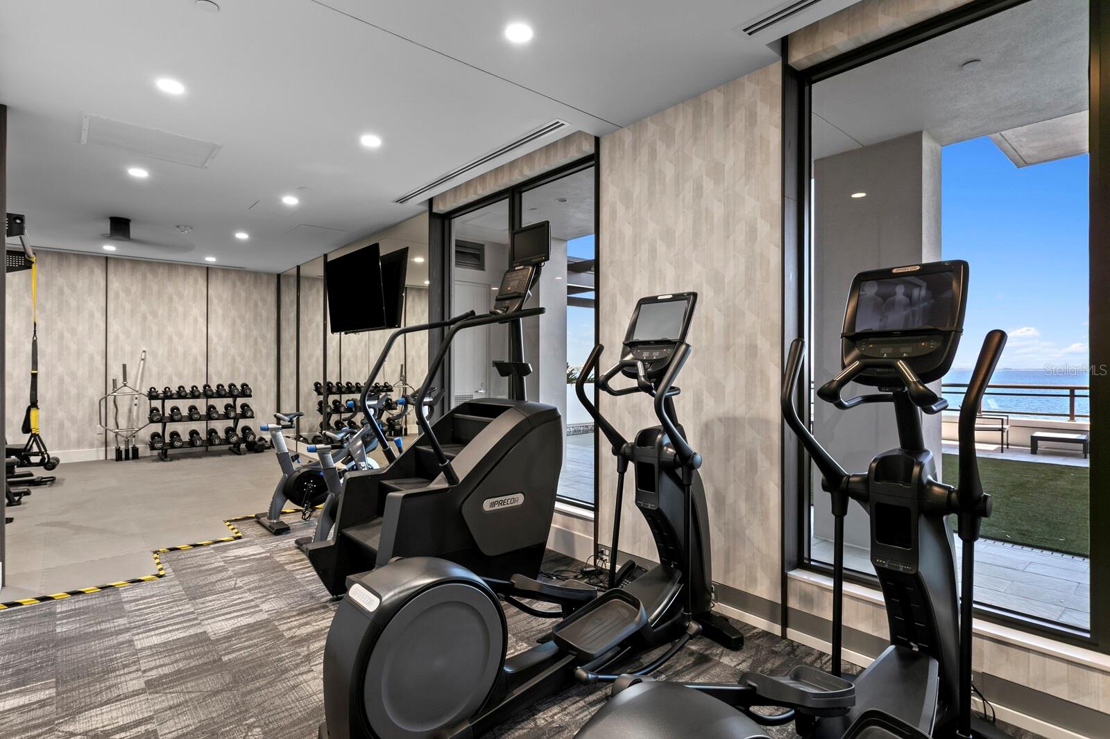 Listing photo id 62 for 2103 Bayshore Boulevard 605