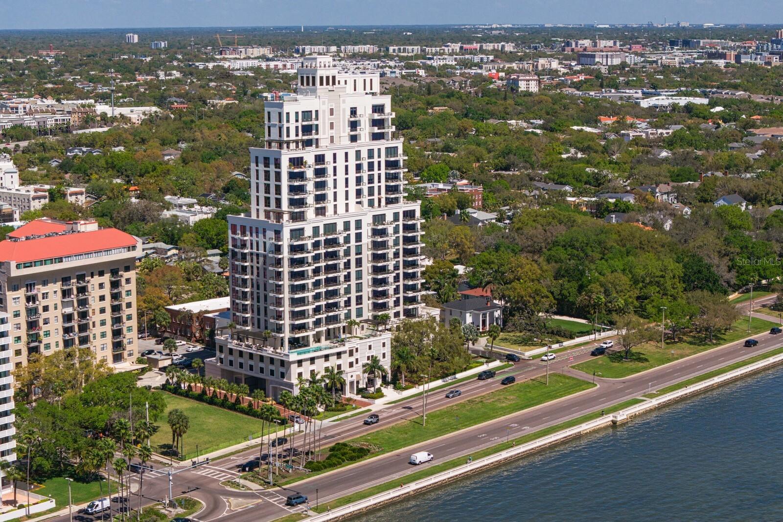 Listing photo id 67 for 2103 Bayshore Boulevard 605