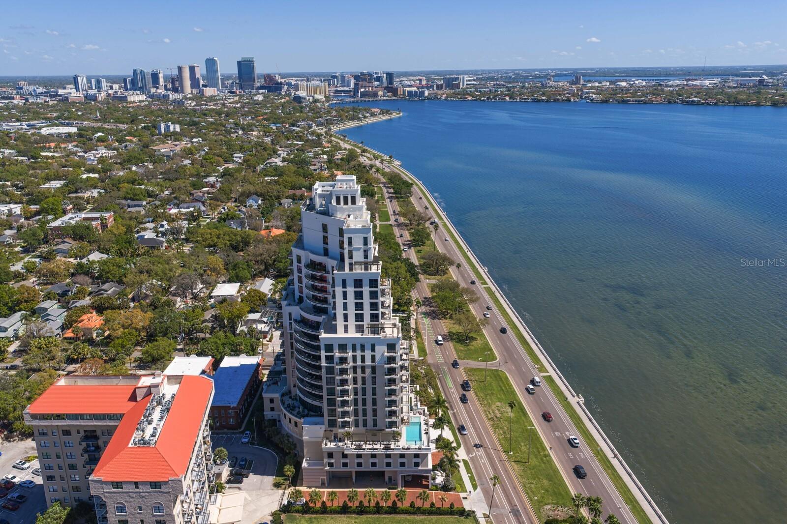 Listing photo id 69 for 2103 Bayshore Boulevard 605