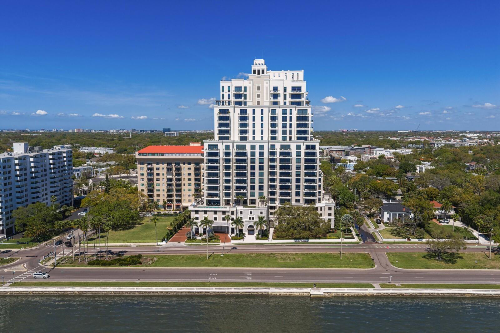 Listing photo id 77 for 2103 Bayshore Boulevard 605