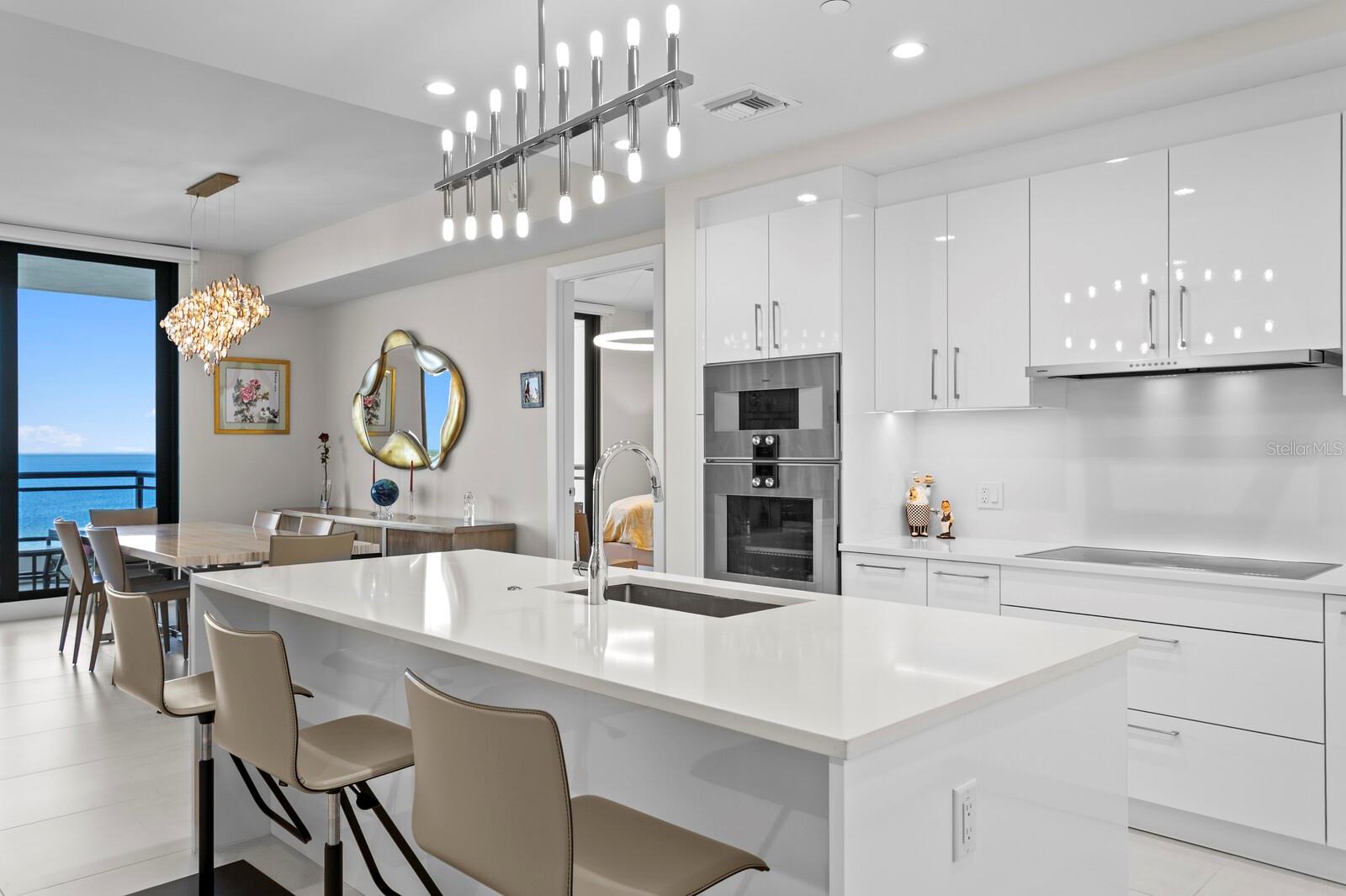 Listing photo id 6 for 2103 Bayshore Boulevard 605