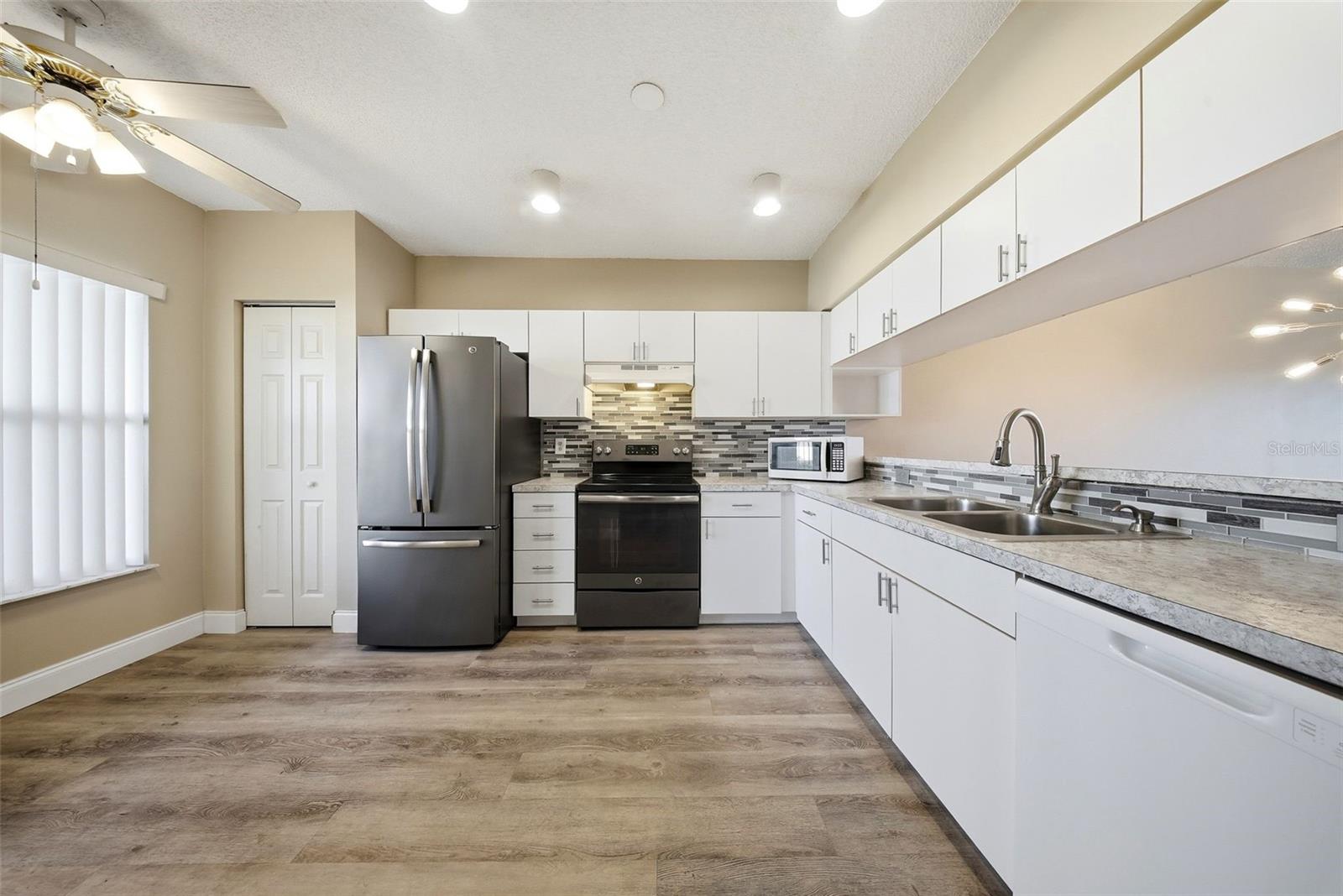 Image 15 of 40 For 6311 99th Way N 11f