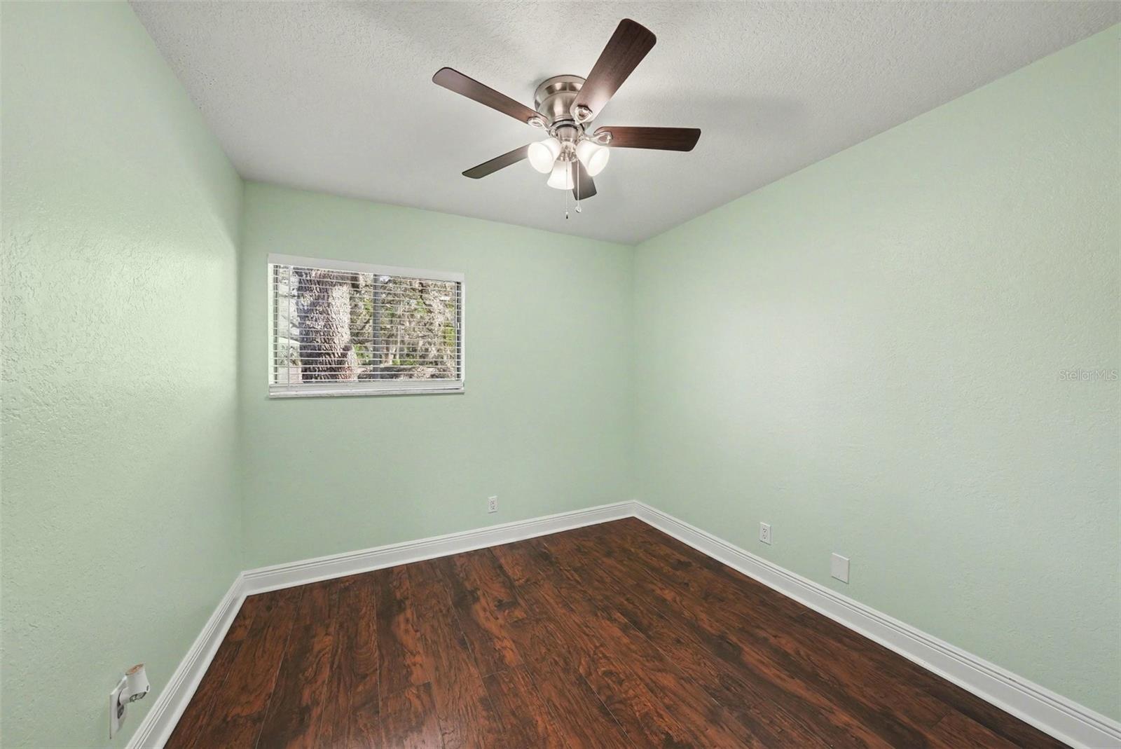 Image 10 of 27 For 8606 Palm Lane 116