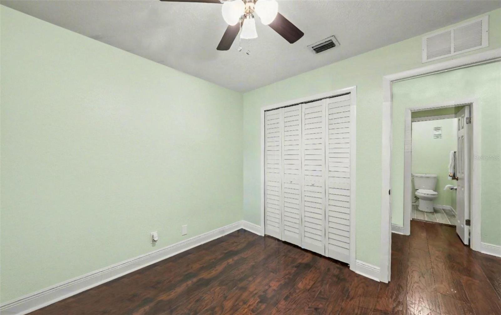 Image 11 of 27 For 8606 Palm Lane 116