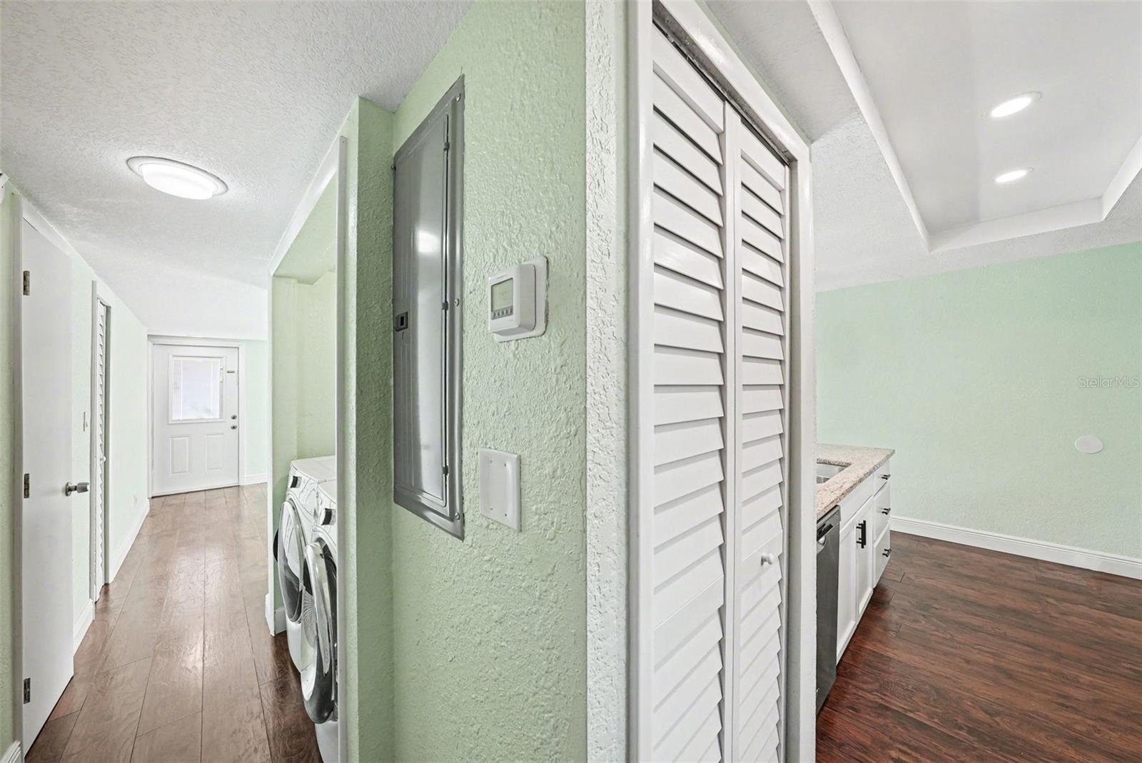 Image 15 of 27 For 8606 Palm Lane 116