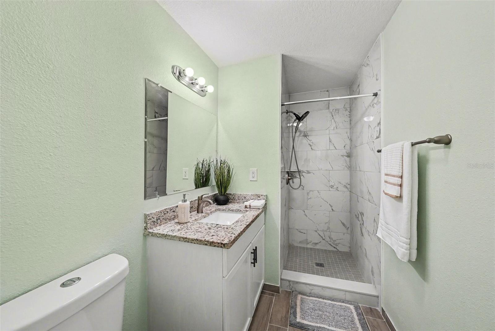 Image 17 of 27 For 8606 Palm Lane 116