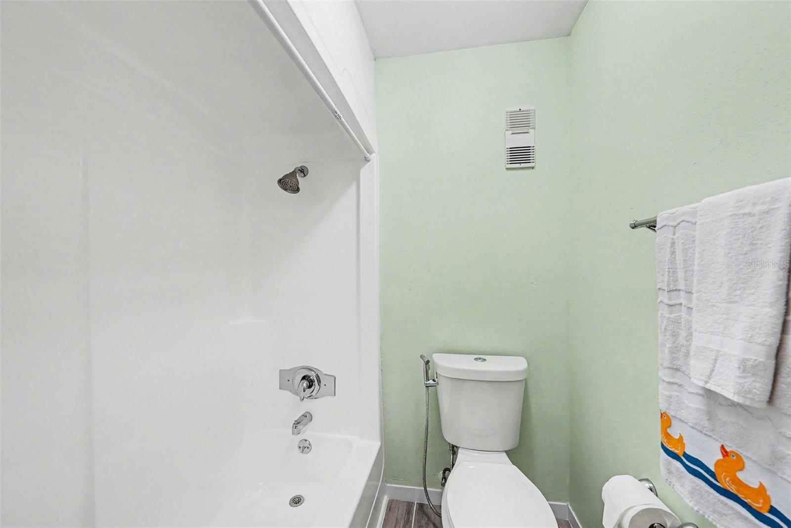 Image 20 of 27 For 8606 Palm Lane 116